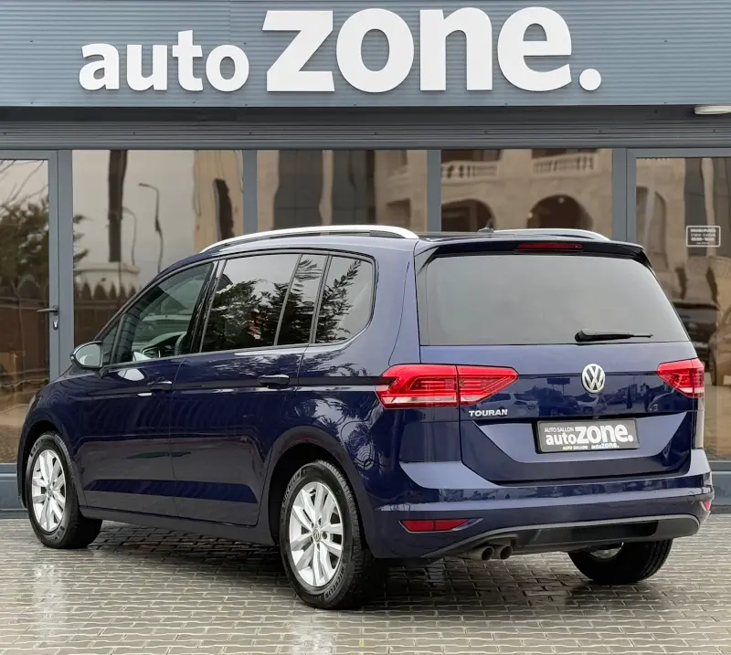 Volkswagen Touran - foto 4